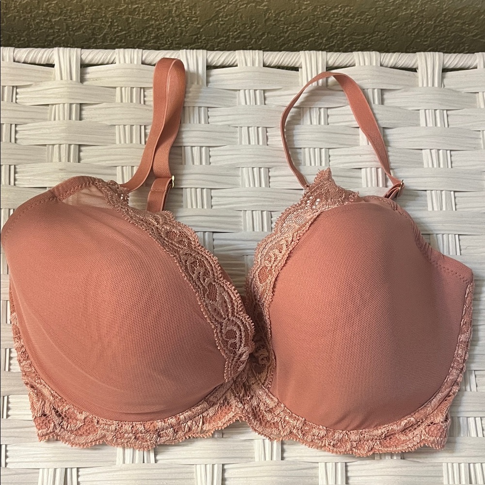 Natori Blush Lace Bra excellent Size 32DDD